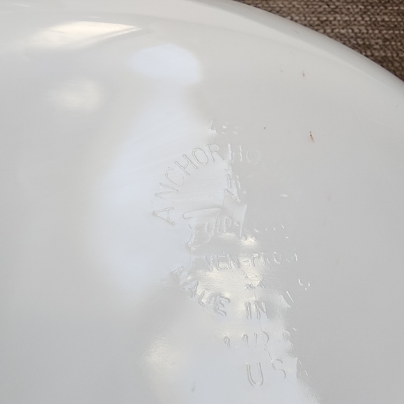 Anchor Hocking green Meadow casserole dish with lid - Picture 2 of 8